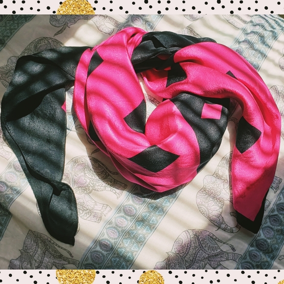 Vintage Fushia Pink Black Silky Scarf Neckerchief - Picture 3 of 6